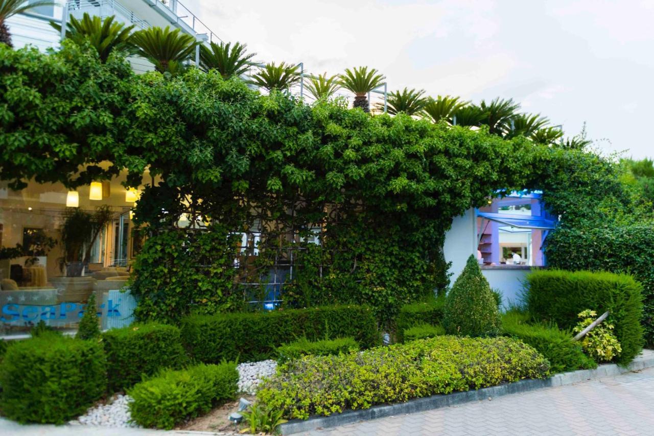 Seapark Spa Resort Giulianova Exteriör bild