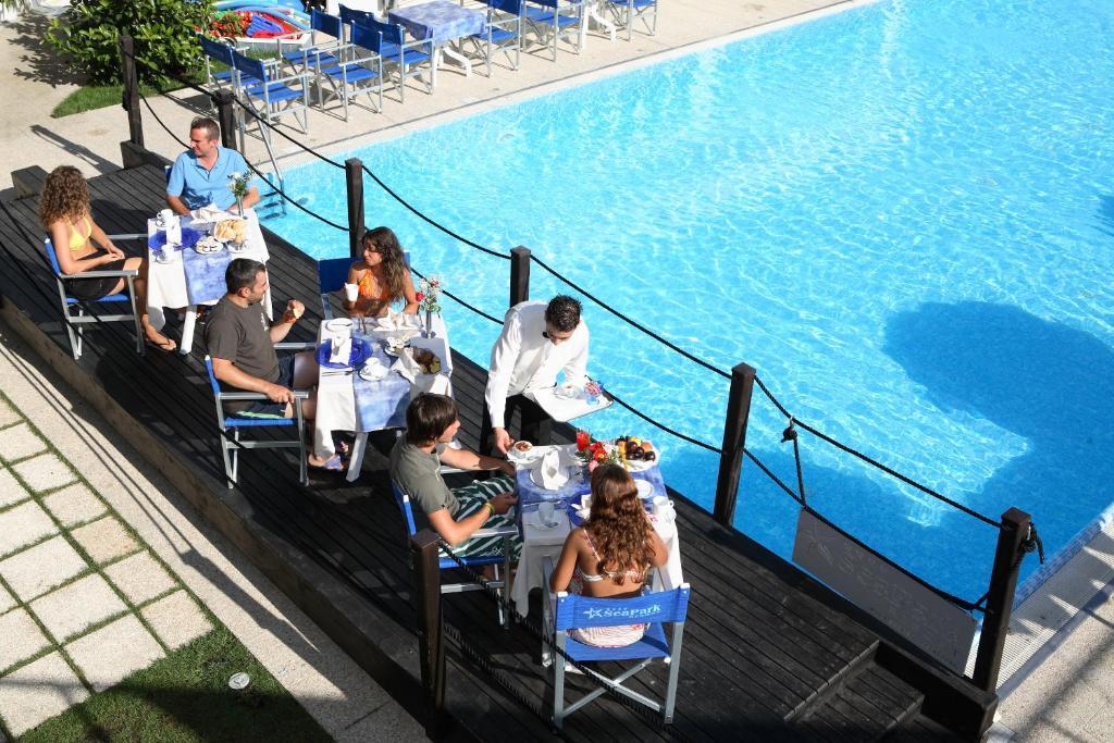 Seapark Spa Resort Giulianova Exteriör bild